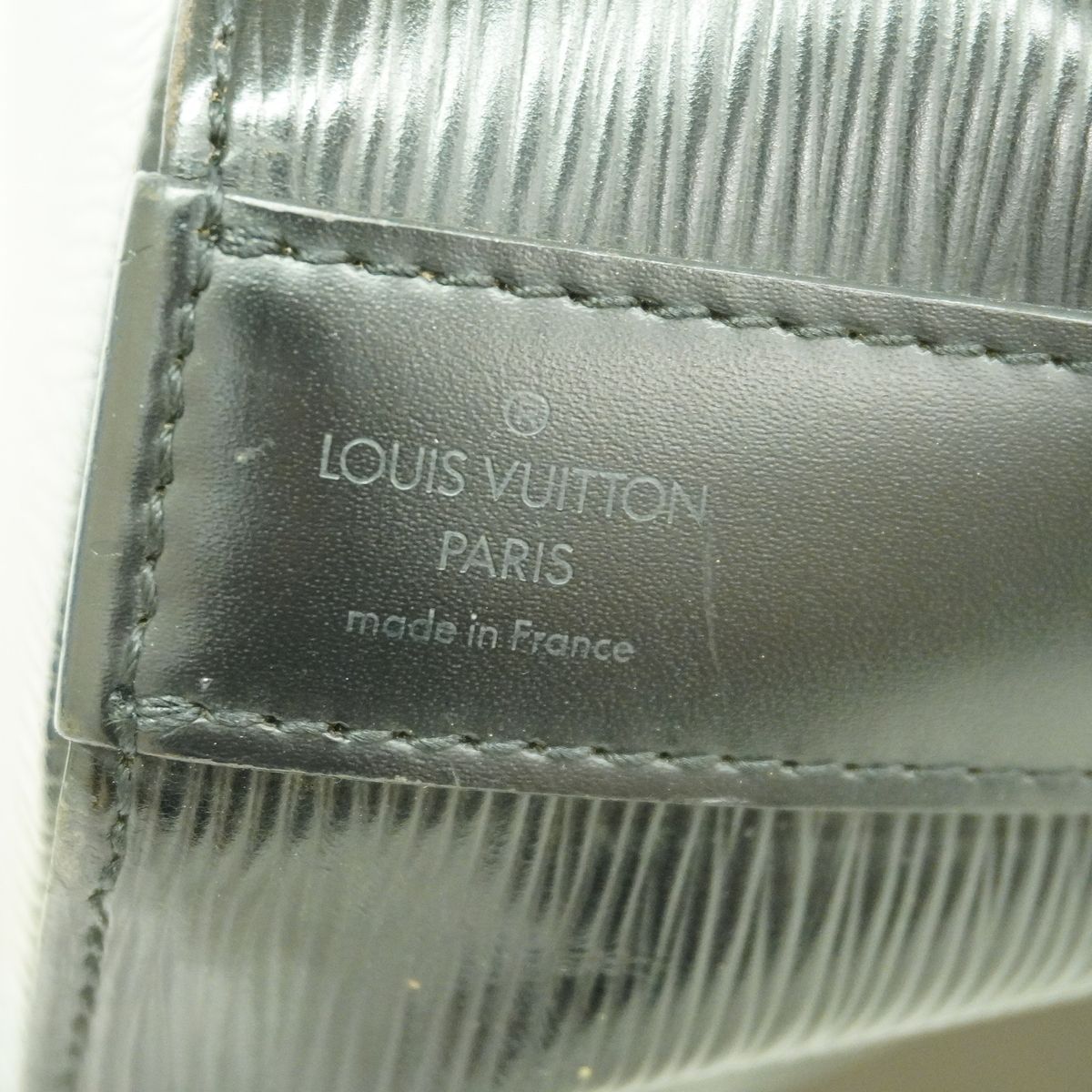 Louis Vuitton Shoulder Bag Epi Sac D'epaule PM Noir — view 5