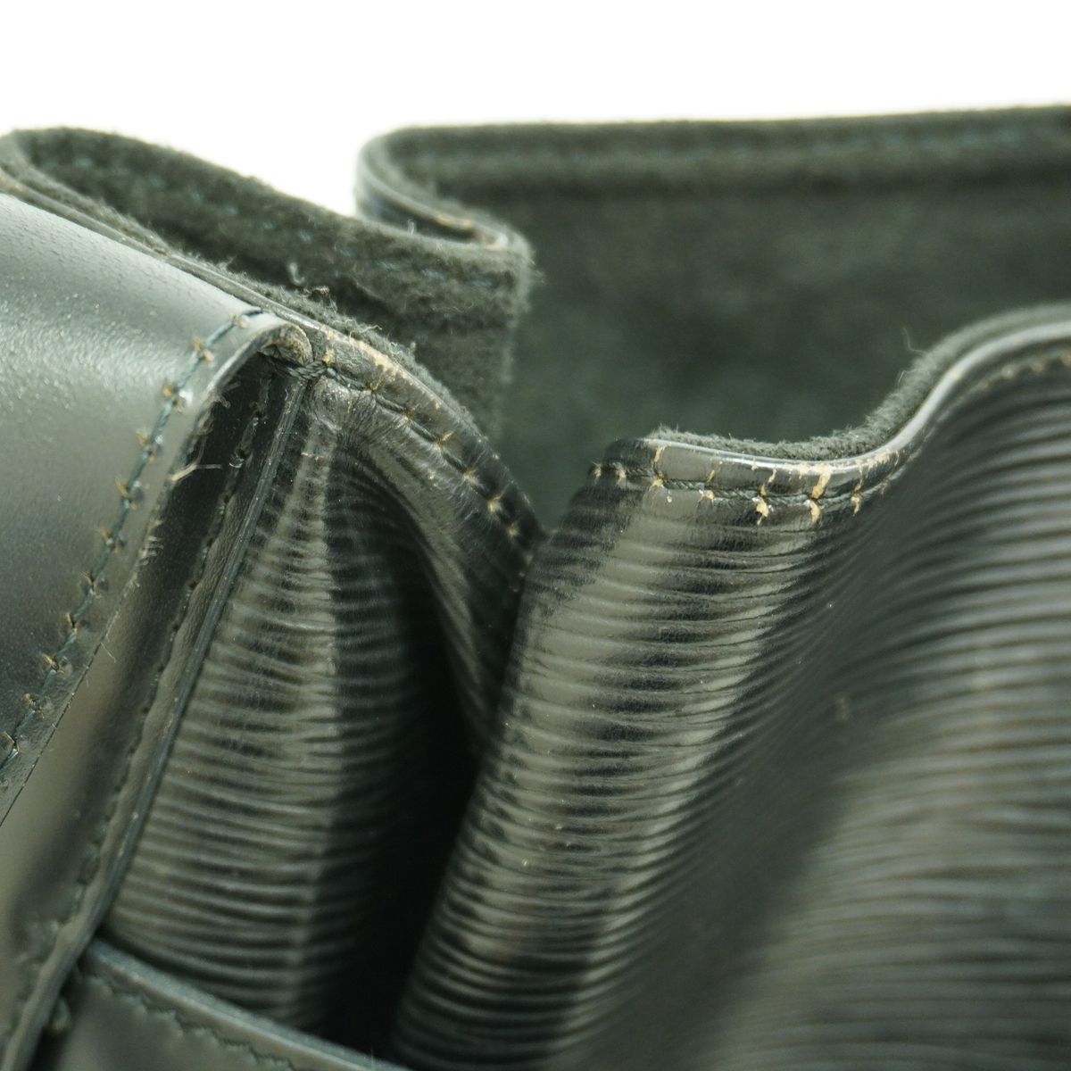 Louis Vuitton Shoulder Bag Epi Sac D'epaule PM Noir — view 8