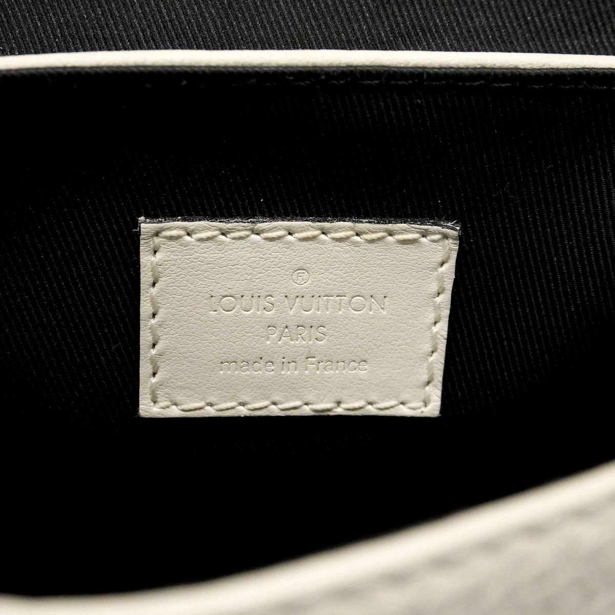 Louis Vuitton Belt Bag Christopher XS Blanc — view 5