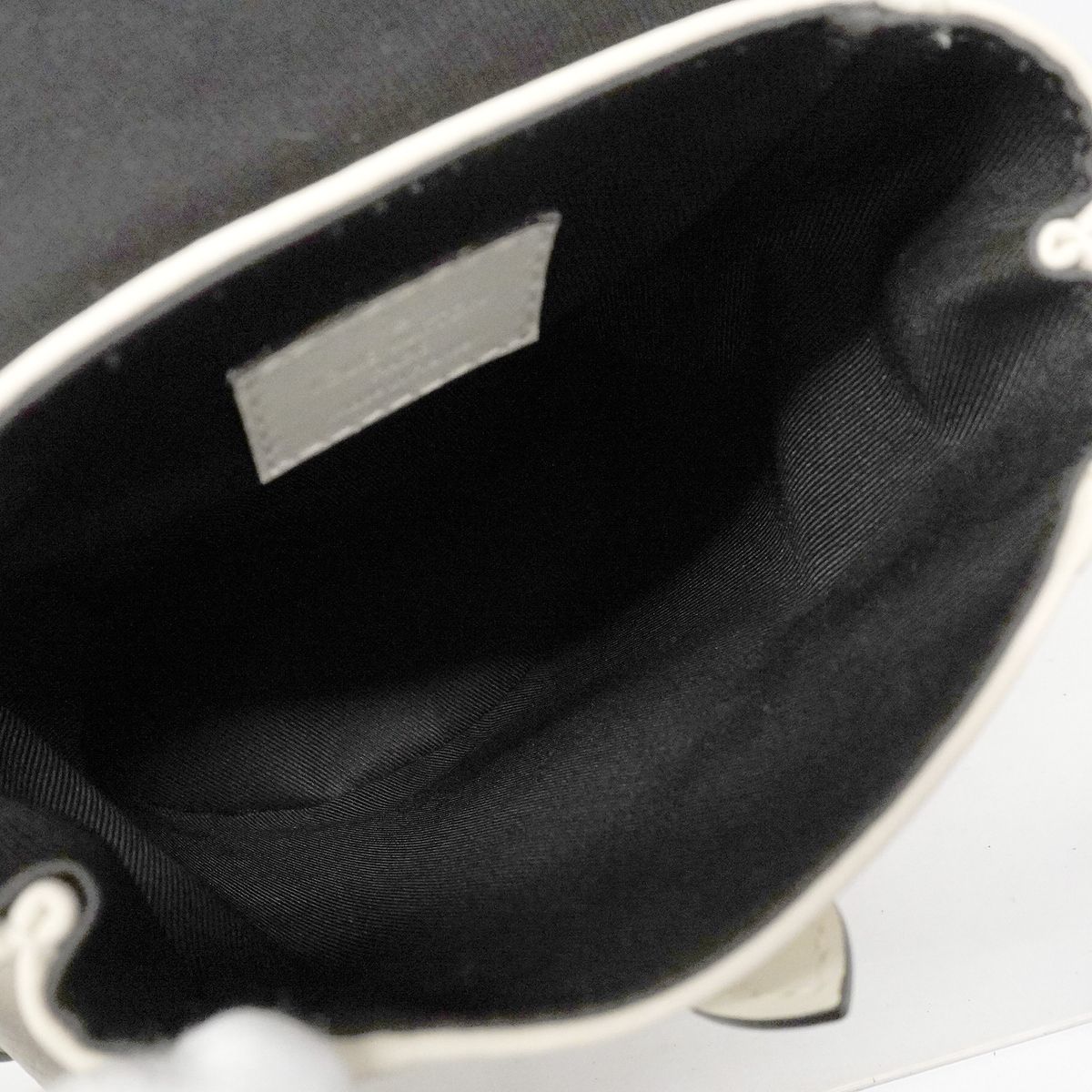 Louis Vuitton Belt Bag Christopher XS Blanc — view 4