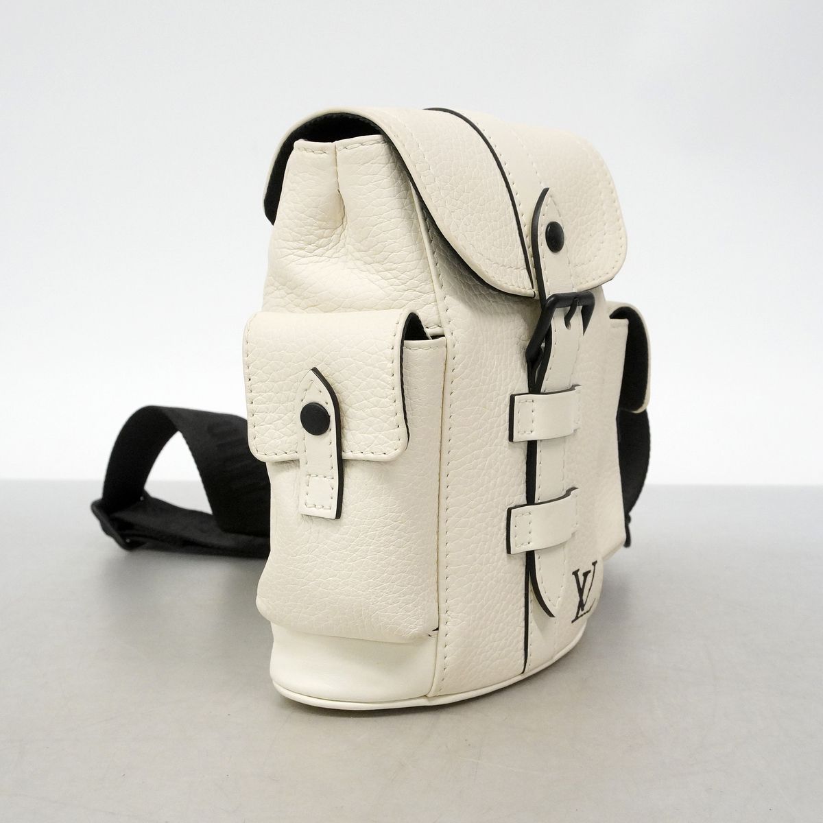 Louis Vuitton Belt Bag Christopher XS Blanc — view 2