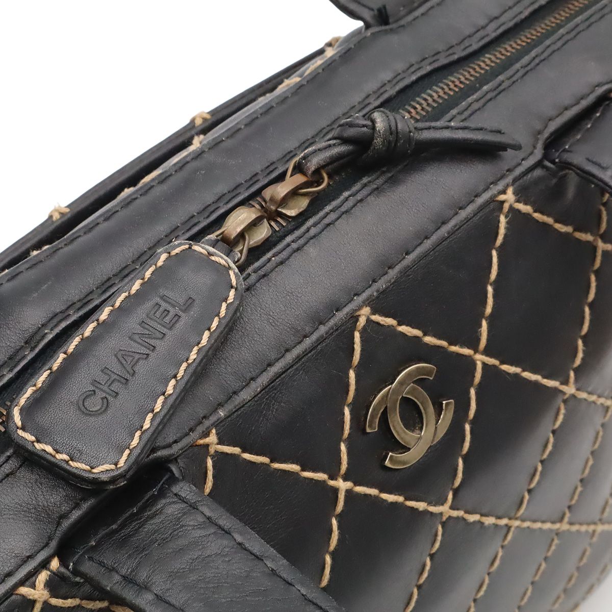 Chanel Wild Stitch CC Logo Tote Leather Black — view 5