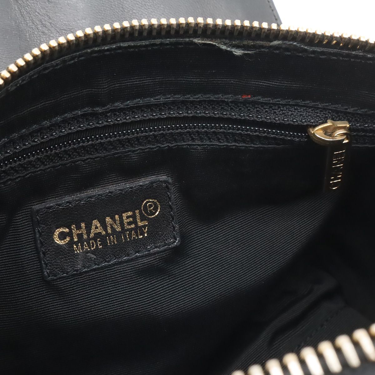 Chanel Choco Bar CC Logo Mini Bag Drum Tube Shape Leather Black Gold — view 8