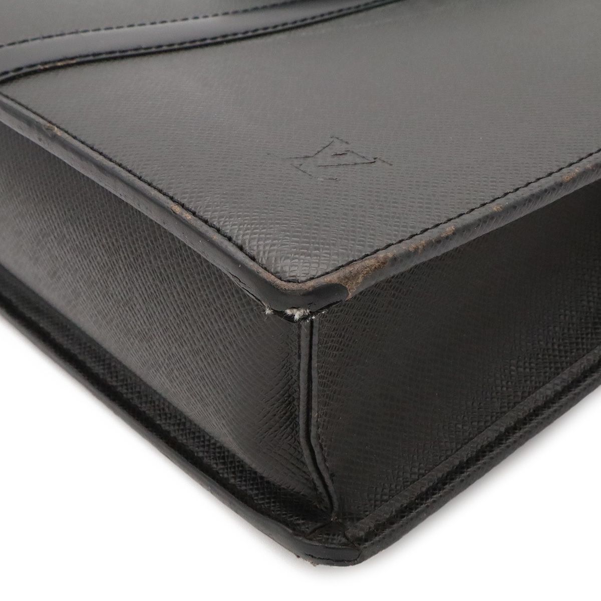 Louis Vuitton Taiga Porte Documents Lozan Business 2-Way Shoulder Bag Ardoise — view 3
