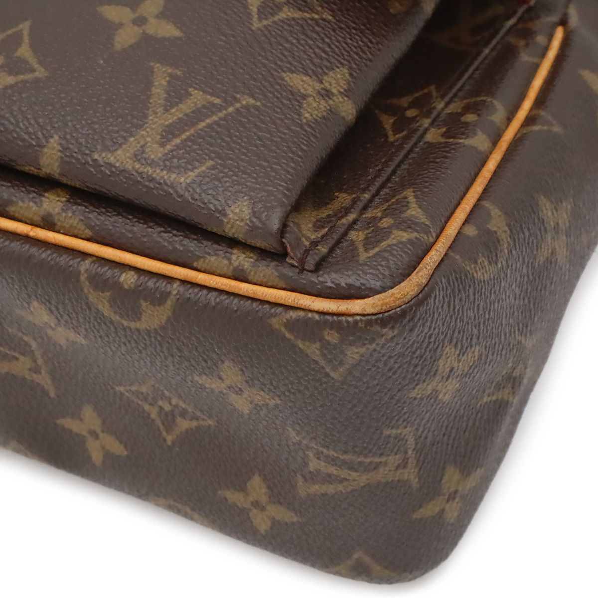 Louis Vuitton Monogram Viva-Cite PM Mini Shoulder Bag Pochette — view 3