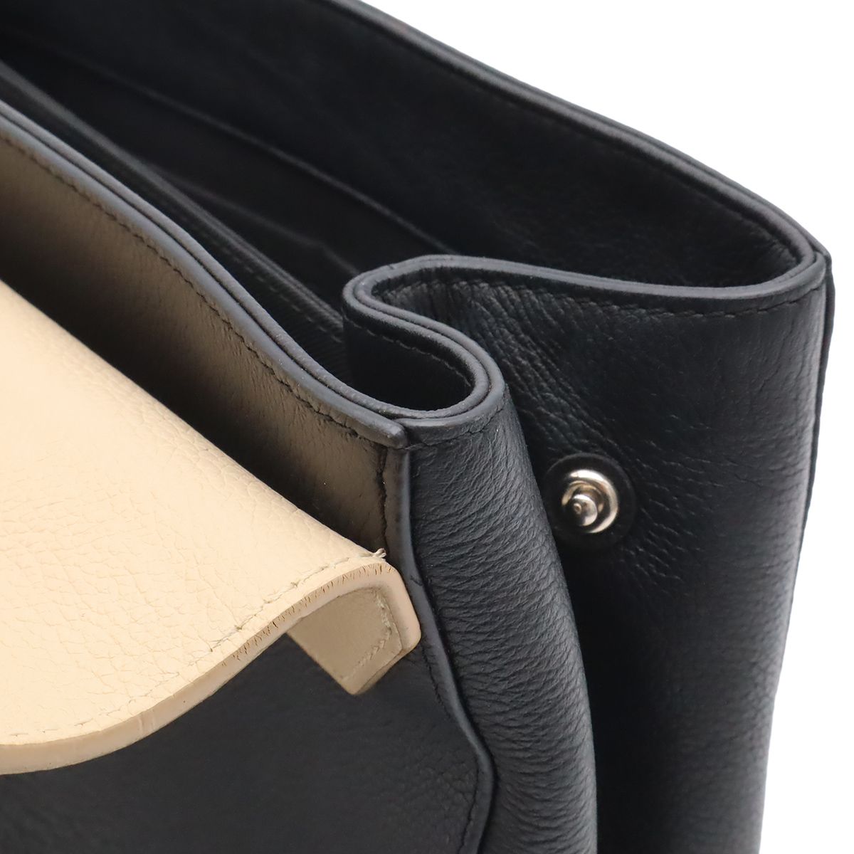 Louis Vuitton Lockme Cartable 2-Way Shoulder Bag Leather Vanille Noir Beige — view 8