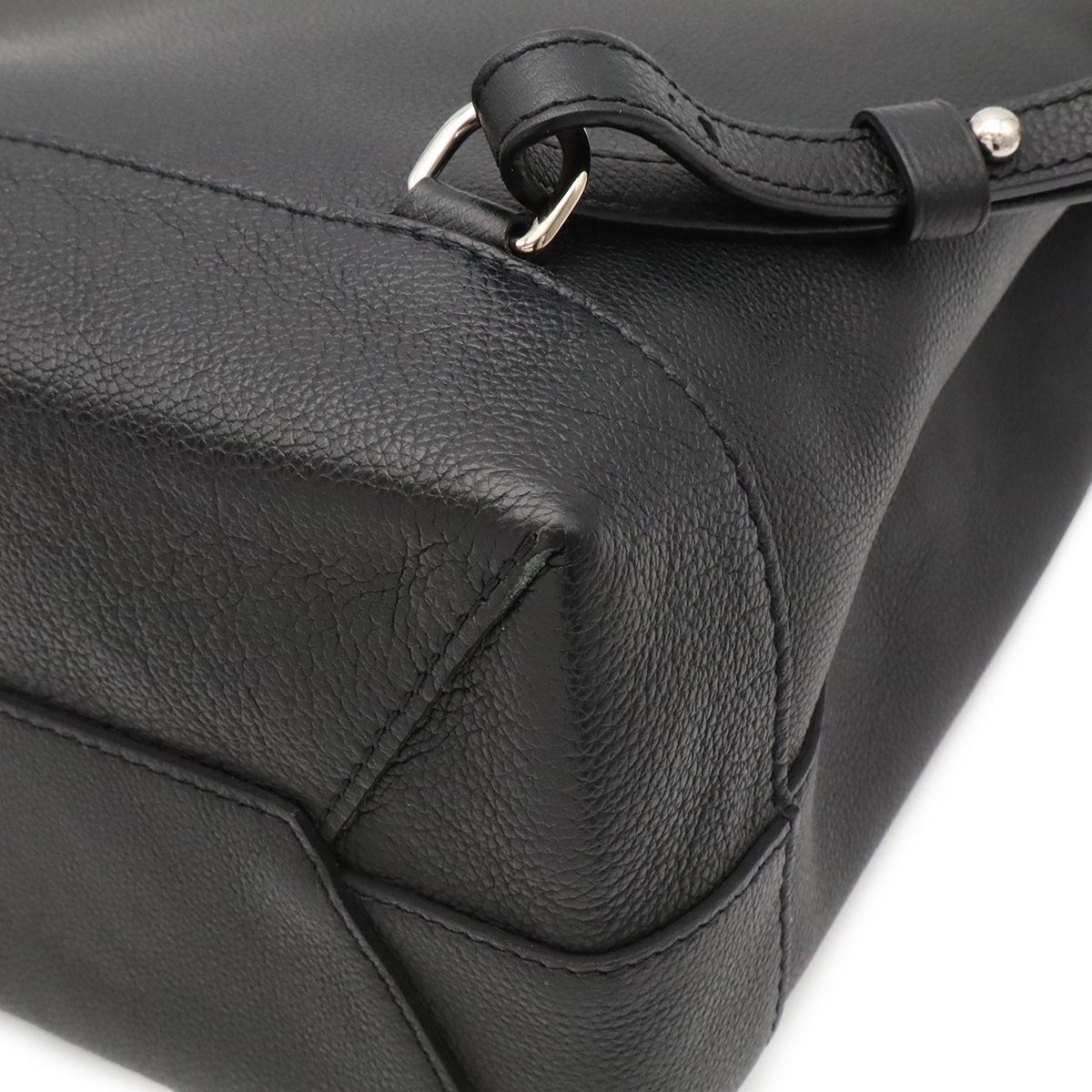Louis Vuitton Lockme Backpack Turnlock Calfskin Noir Black Silver — view 3
