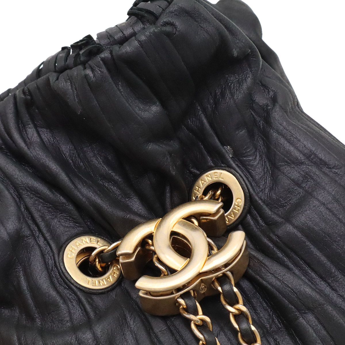 Chanel Coco Pleats CC Logo Chain Shoulder Bag Drawstring Sparkle Leather Black — view 7