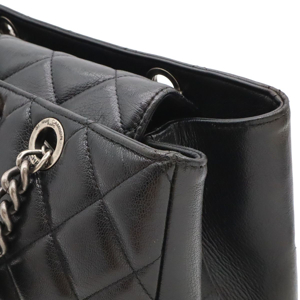 Chanel Boy Quilted CC Logo Chain Shoulder Bag Tote Leather Black — view 7