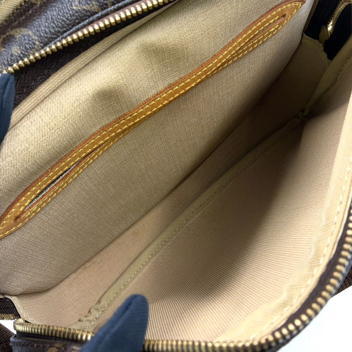 Louis Vuitton Reporter PM Monogram Leather Brown Shoulder Bag Gold — view 3
