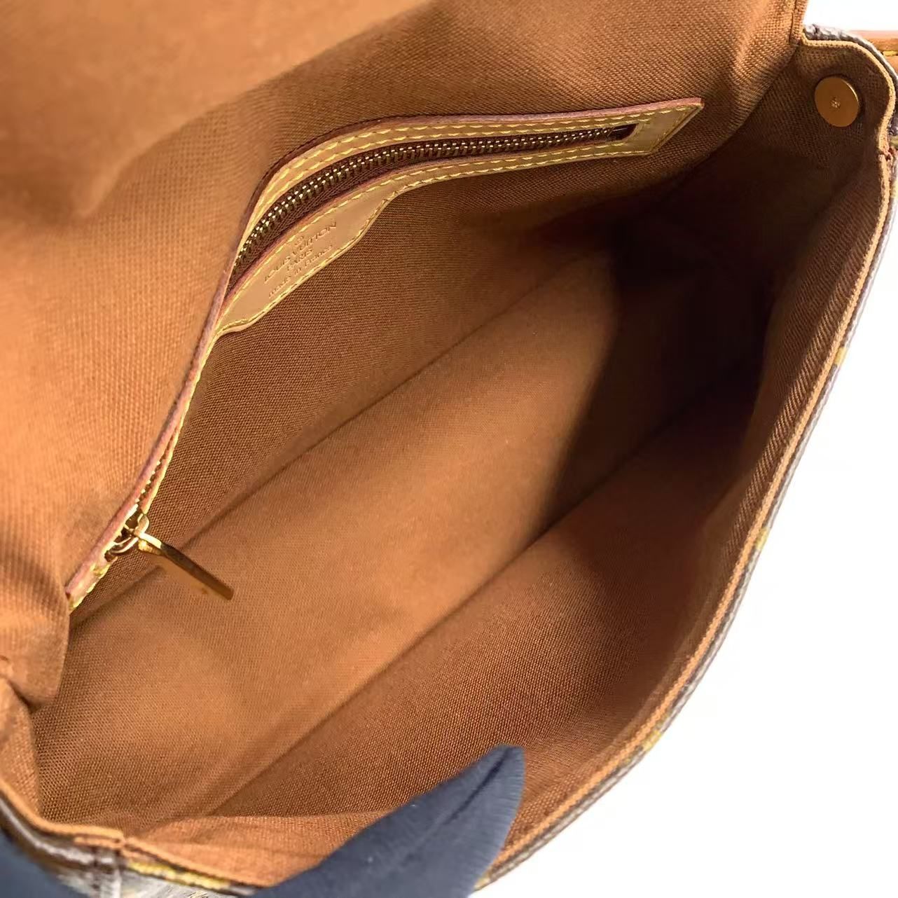 Louis Vuitton Mini Looping Monogram Leather Brown Handbag Gold — view 3