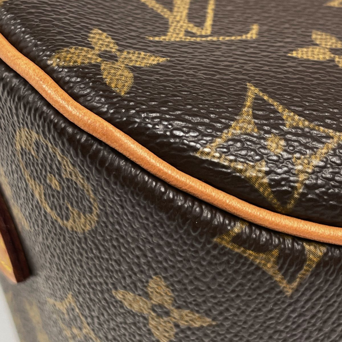 Louis Vuitton Shoulder Bag Monogram Brown — view 3