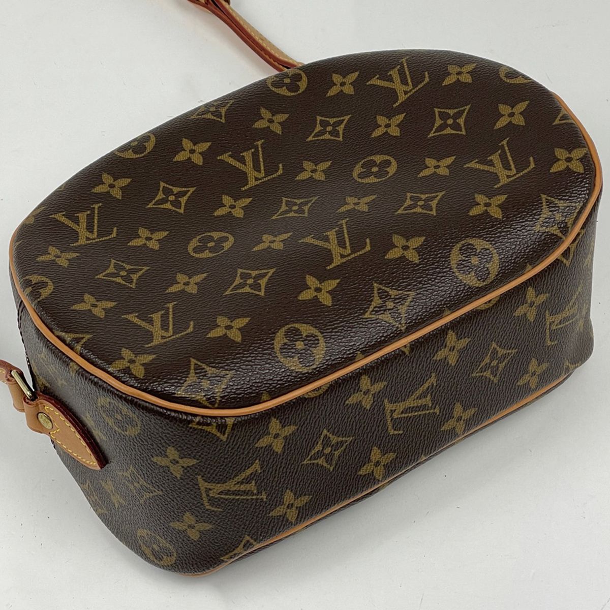 Louis Vuitton Shoulder Bag Monogram Brown — view 2