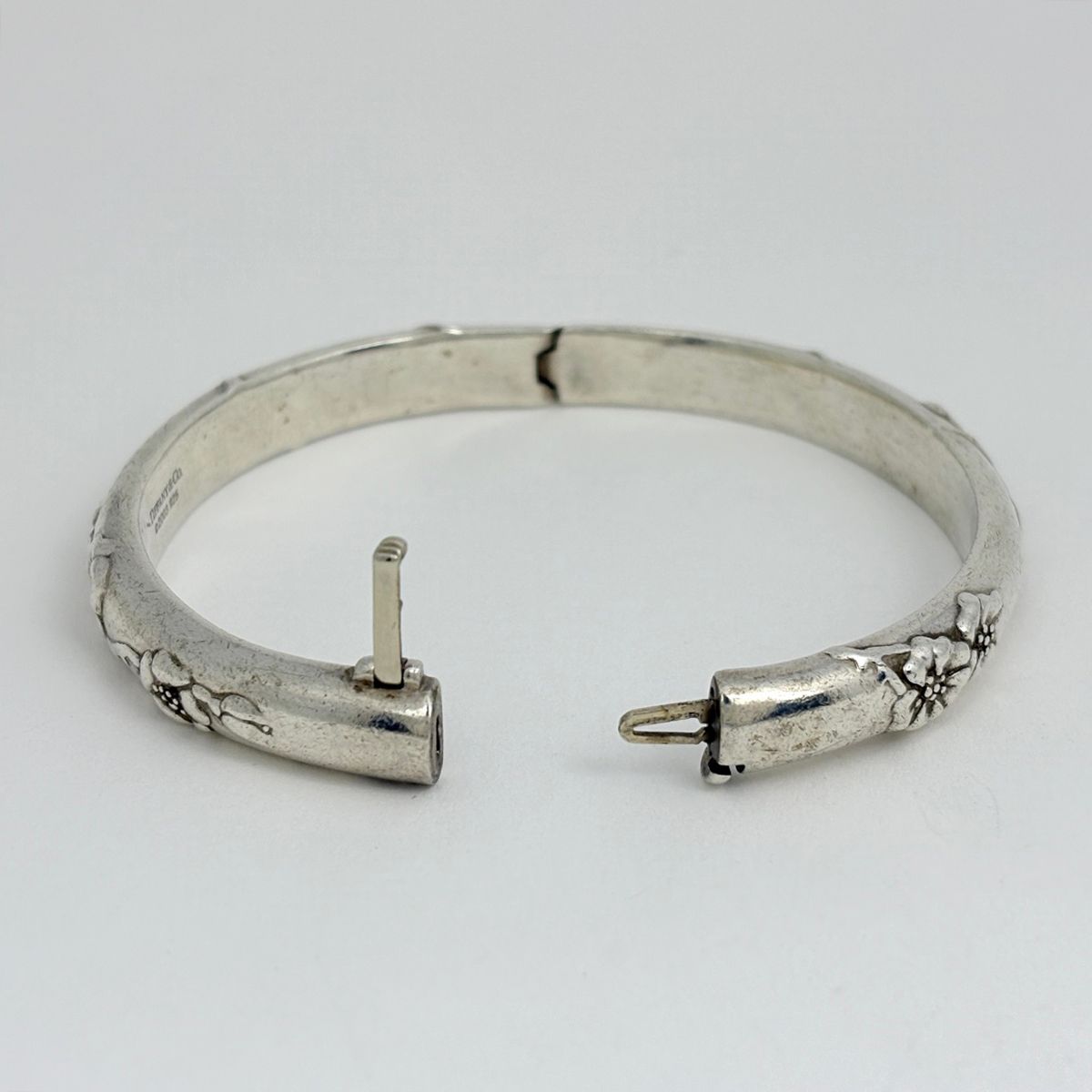 Tiffany & Co Bangle Nature Rose Hinge 925 Sterling Silver Bracelet — view 2
