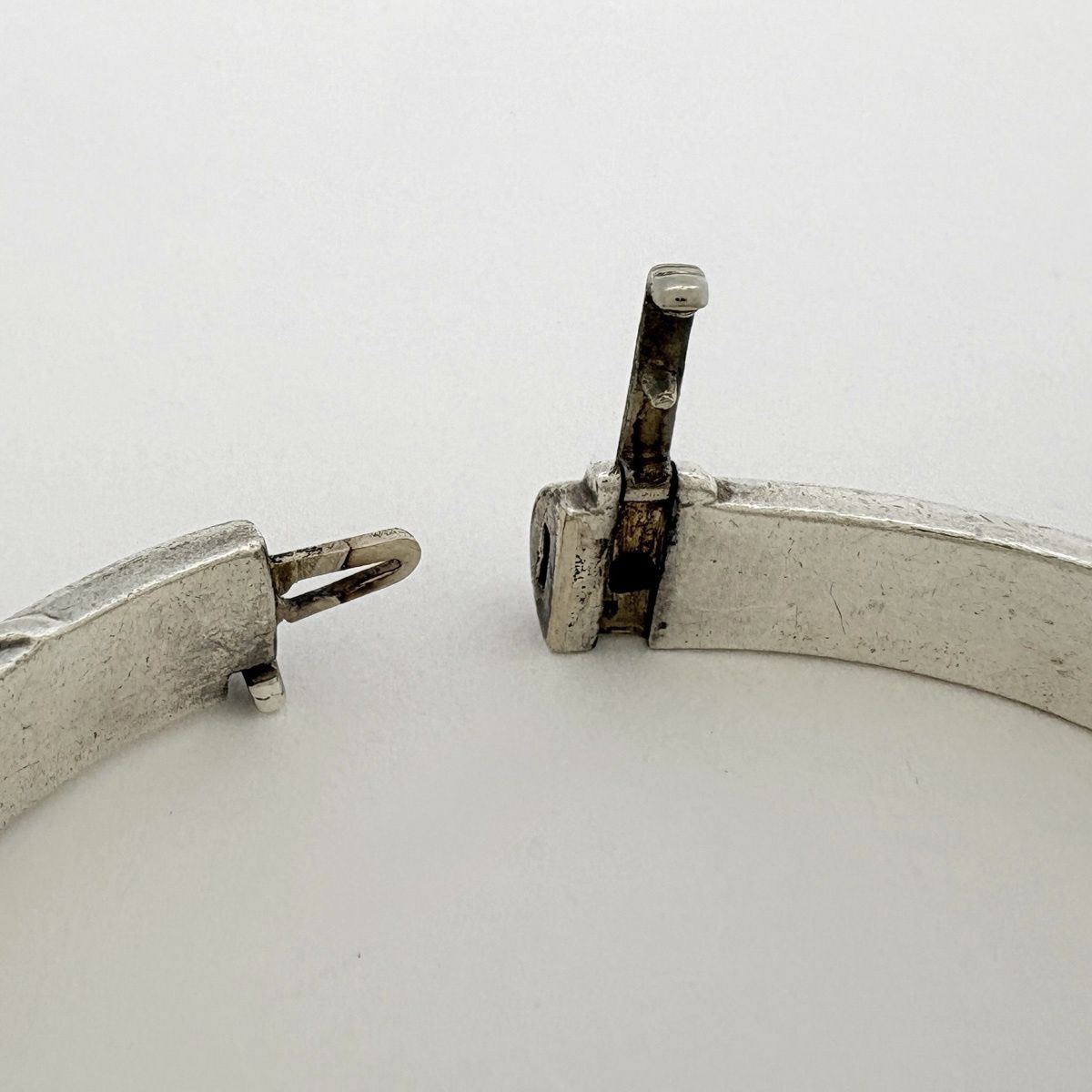 Tiffany & Co Bangle Nature Rose Hinge 925 Sterling Silver Bracelet — view 3