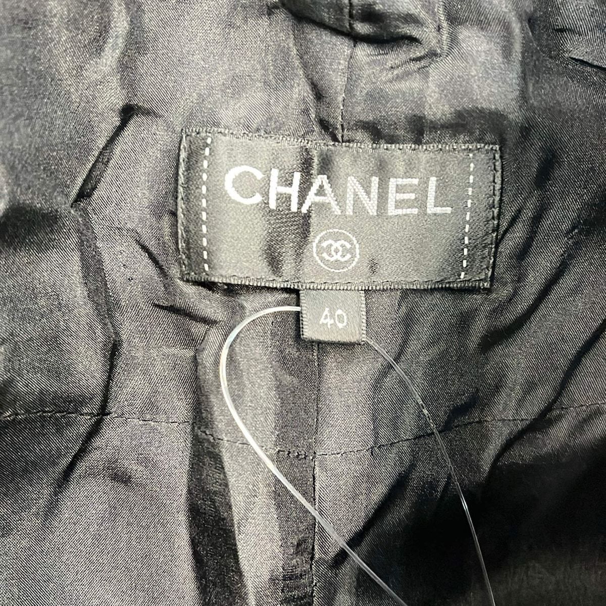 Chanel Pants M Black Cropped Half End Wide Anchor Button 40 — view 3