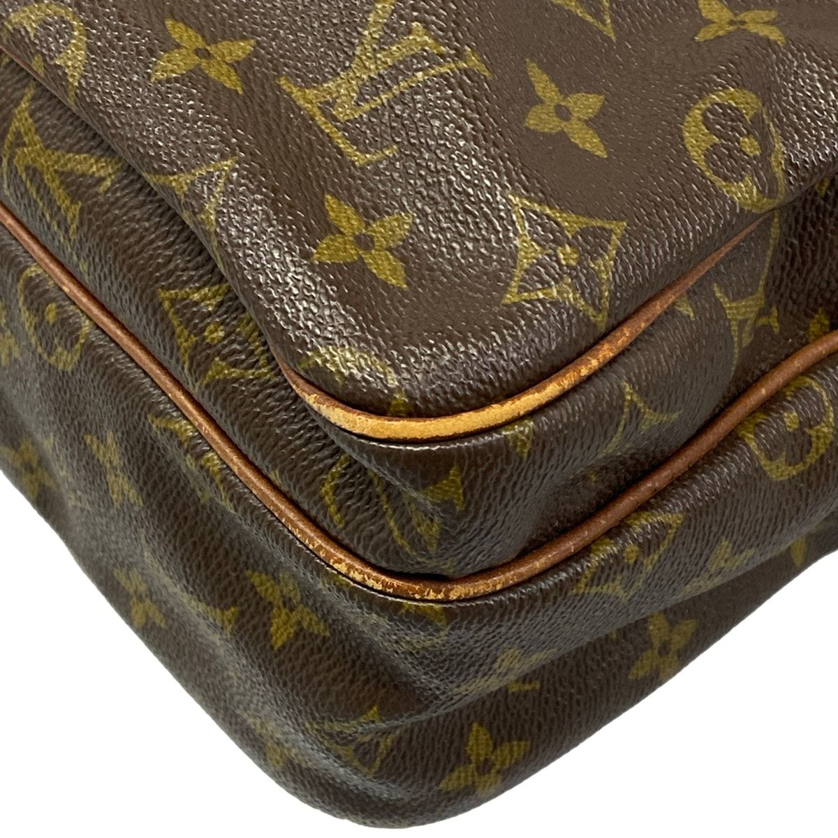 Louis Vuitton Shoulder Bag Monogram Migratour — view 6