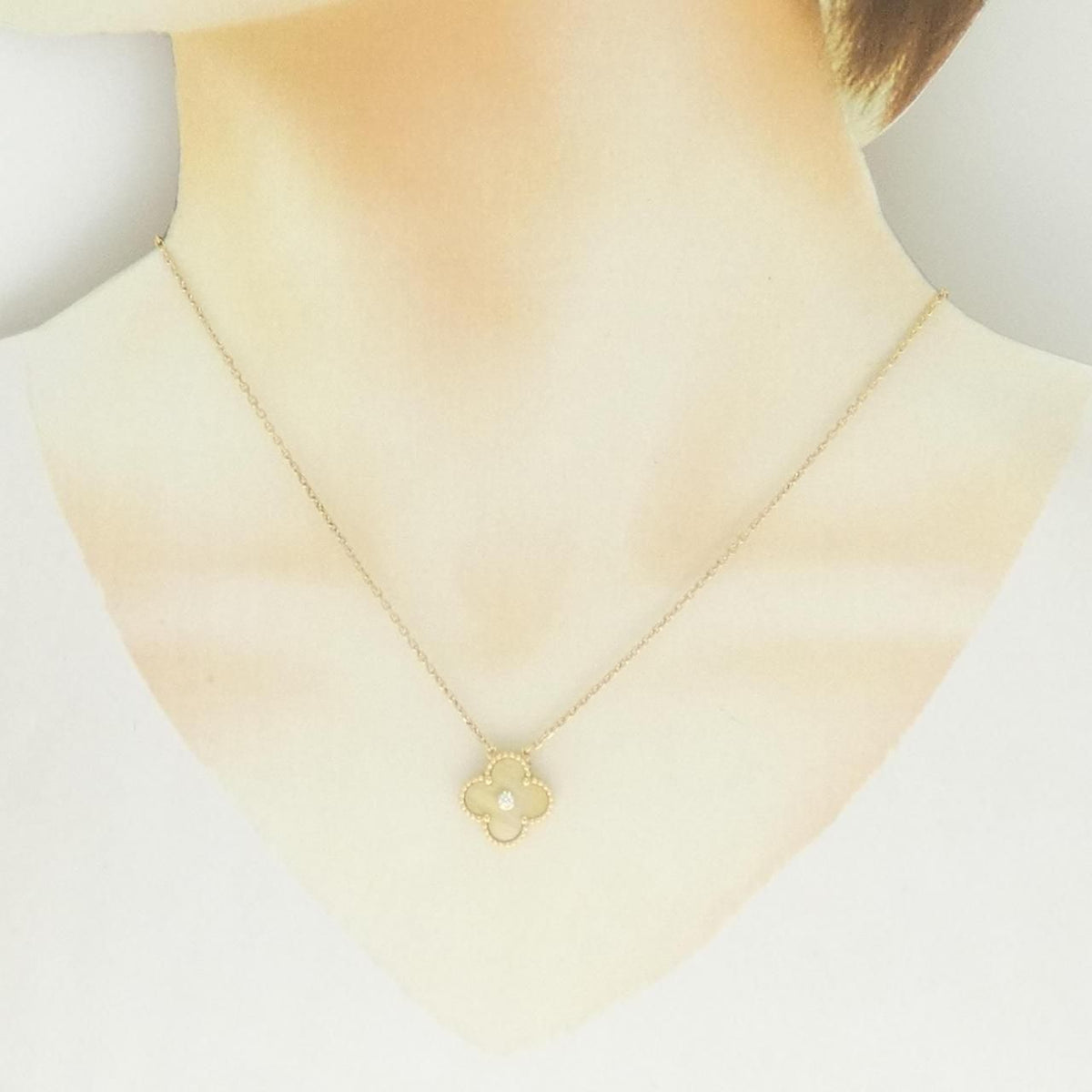 Van Cleef & Arpels Vintage Alhambra Necklace — view 6