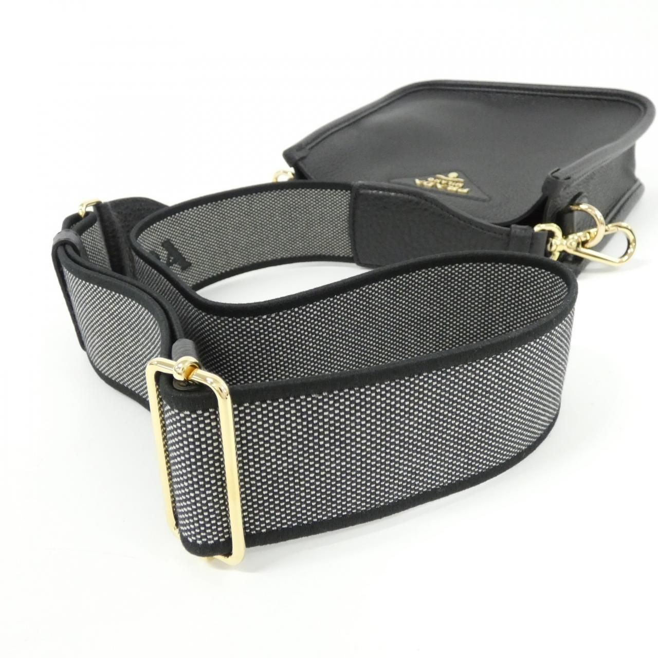 Prada Shoulder Bag Gold — view 5
