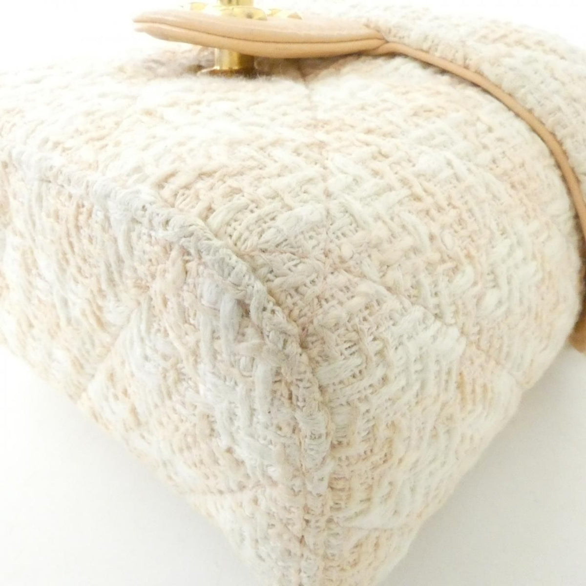 Chanel Bag Handbag Beige — view 3