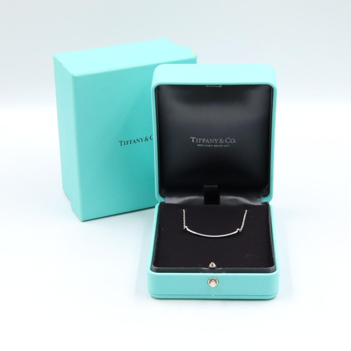 Tiffany & Co Bracelet T Smile Small 18k White Gold — view 7