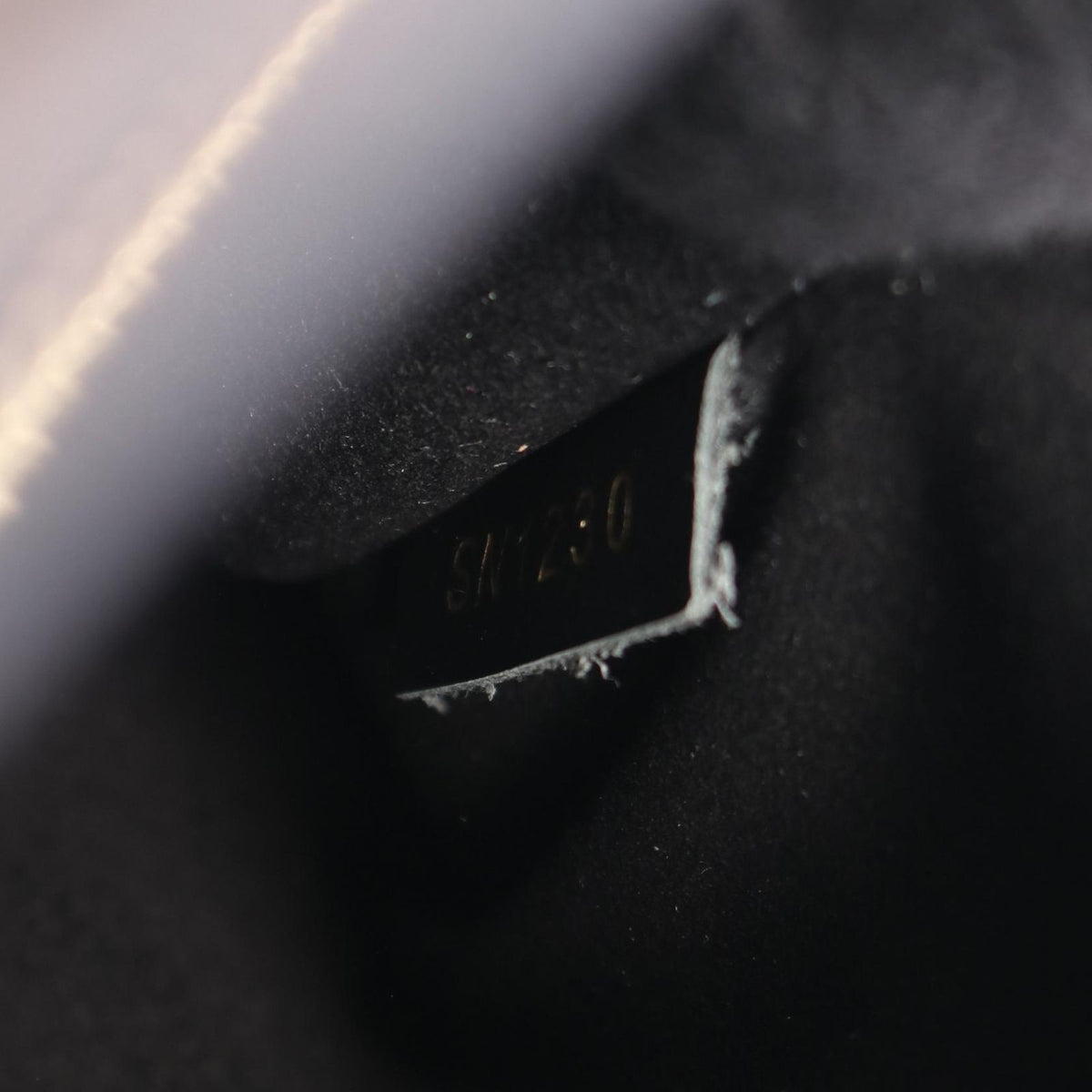 Louis Vuitton Shoulder Bag Neo Noe Noir Leather — view 5