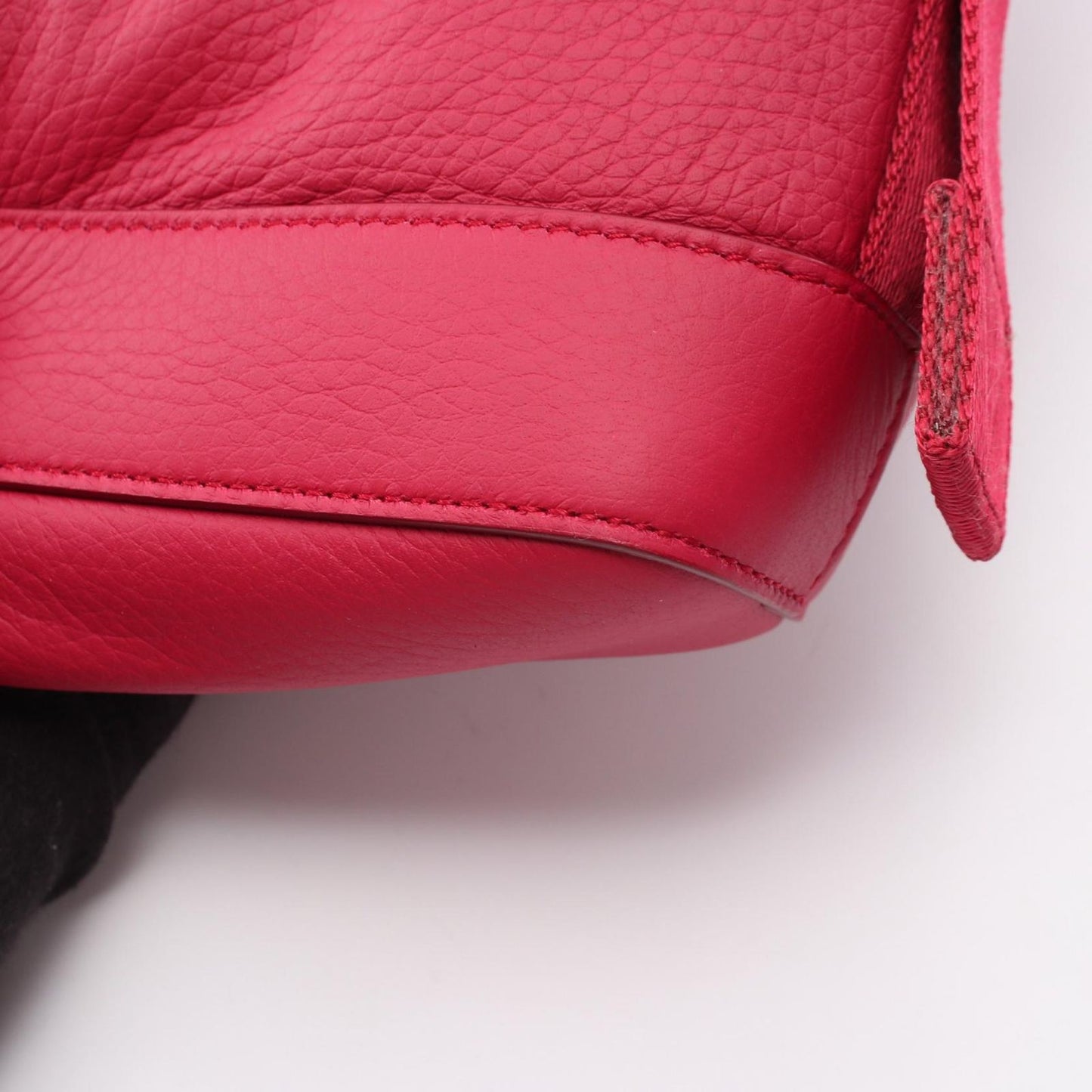 Bottega Veneta Clutch Magenta Leather — view 5