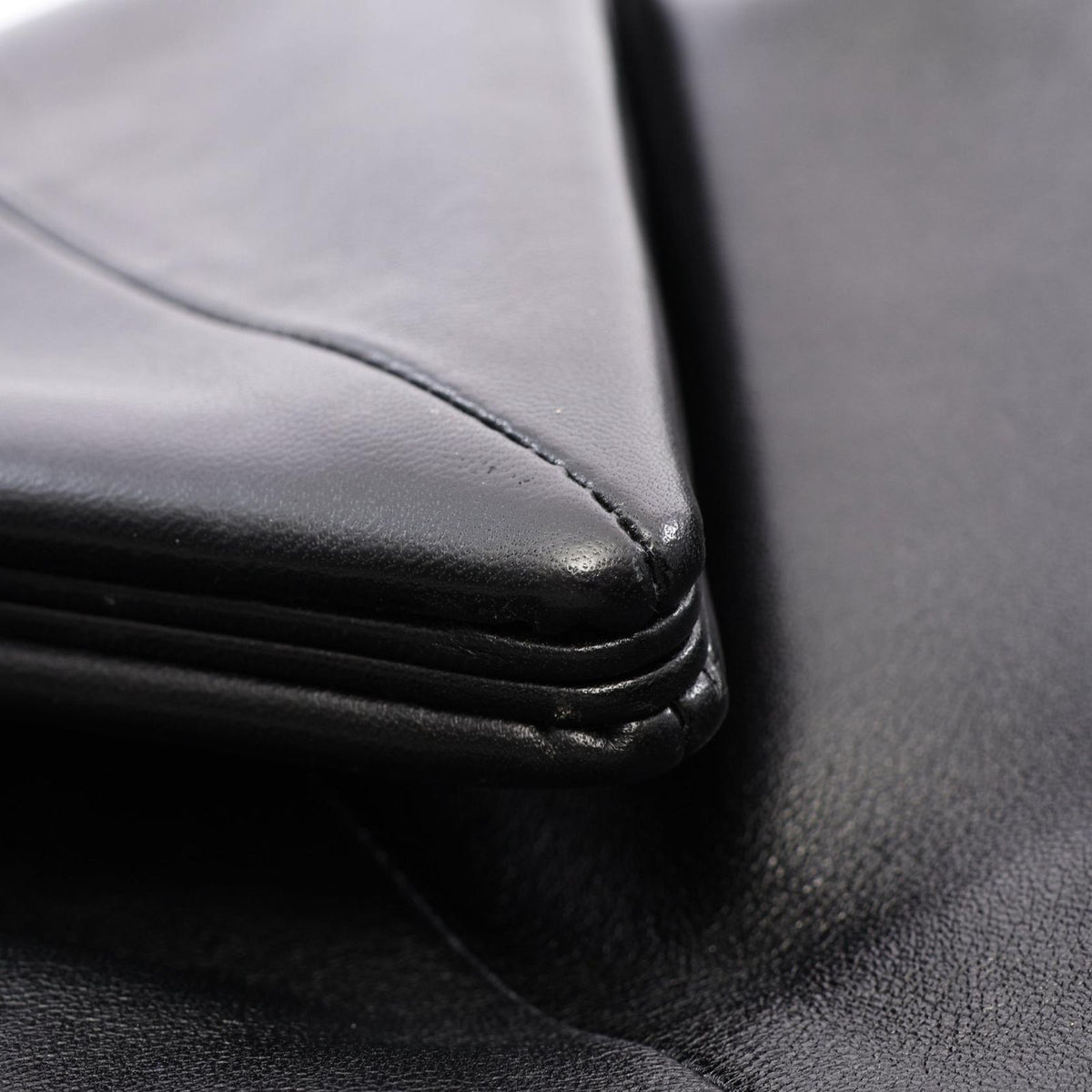 Bottega Veneta Clutch Triangle Flap Black Leather — view 7