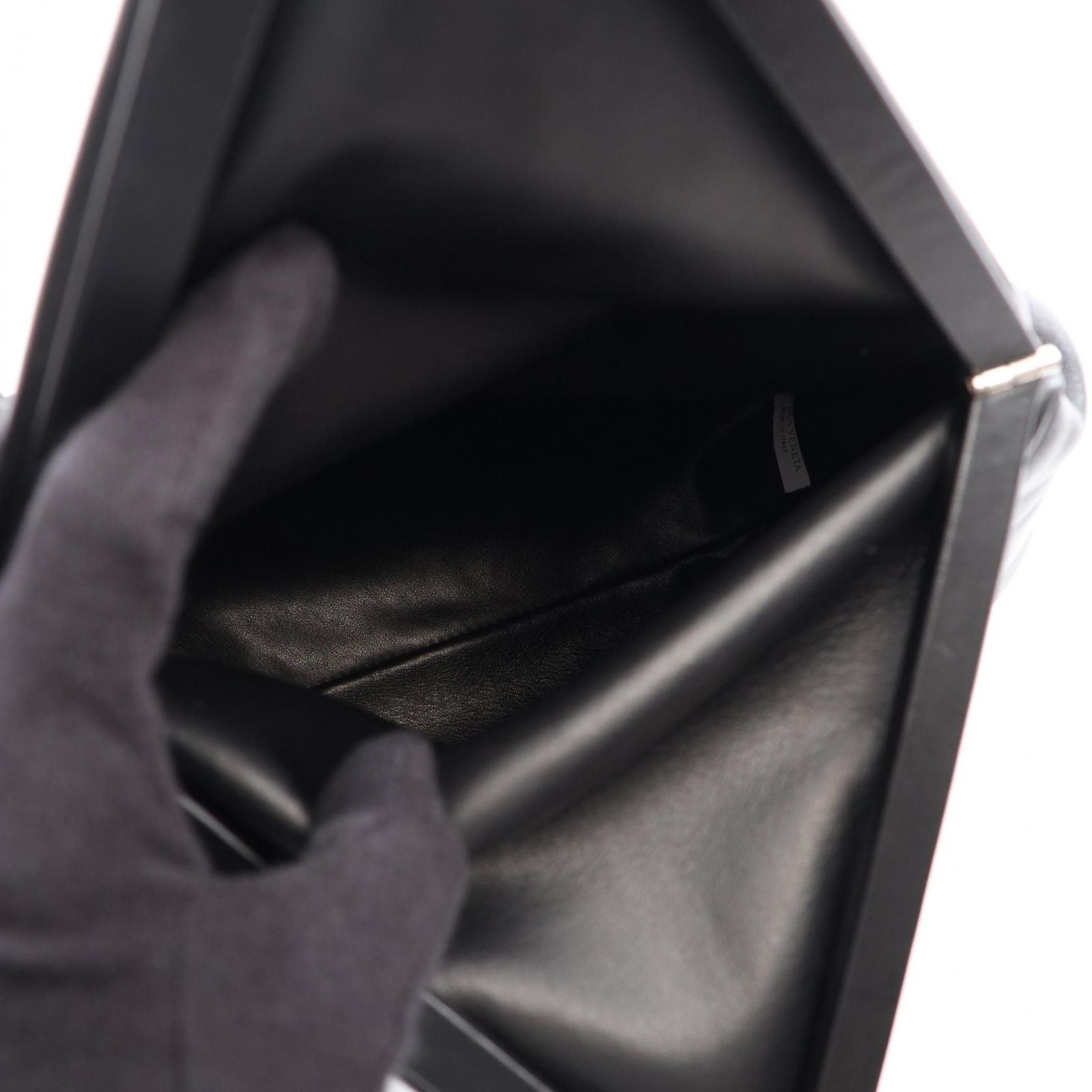 Bottega Veneta Clutch Triangle Flap Black Leather — view 3