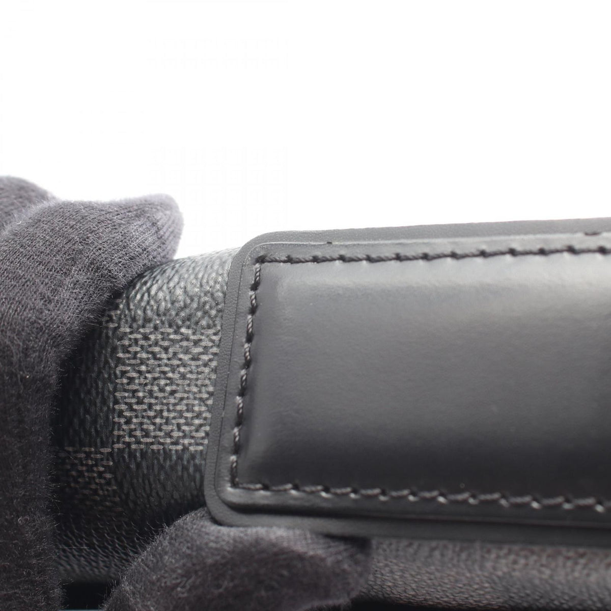 Louis Vuitton Shoulder Bag District GM Damier Graphite Leather — view 8