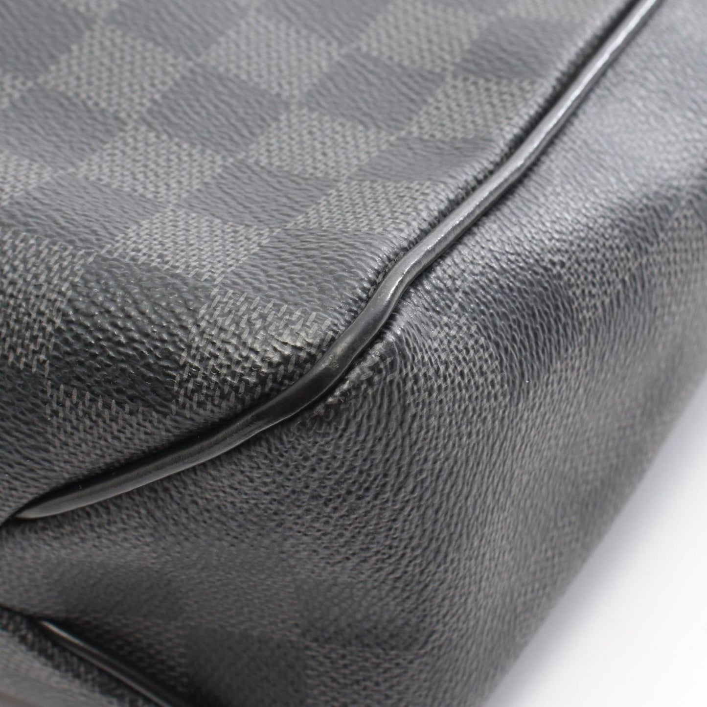 Louis Vuitton Shoulder Bag District GM Damier Graphite Leather — view 7