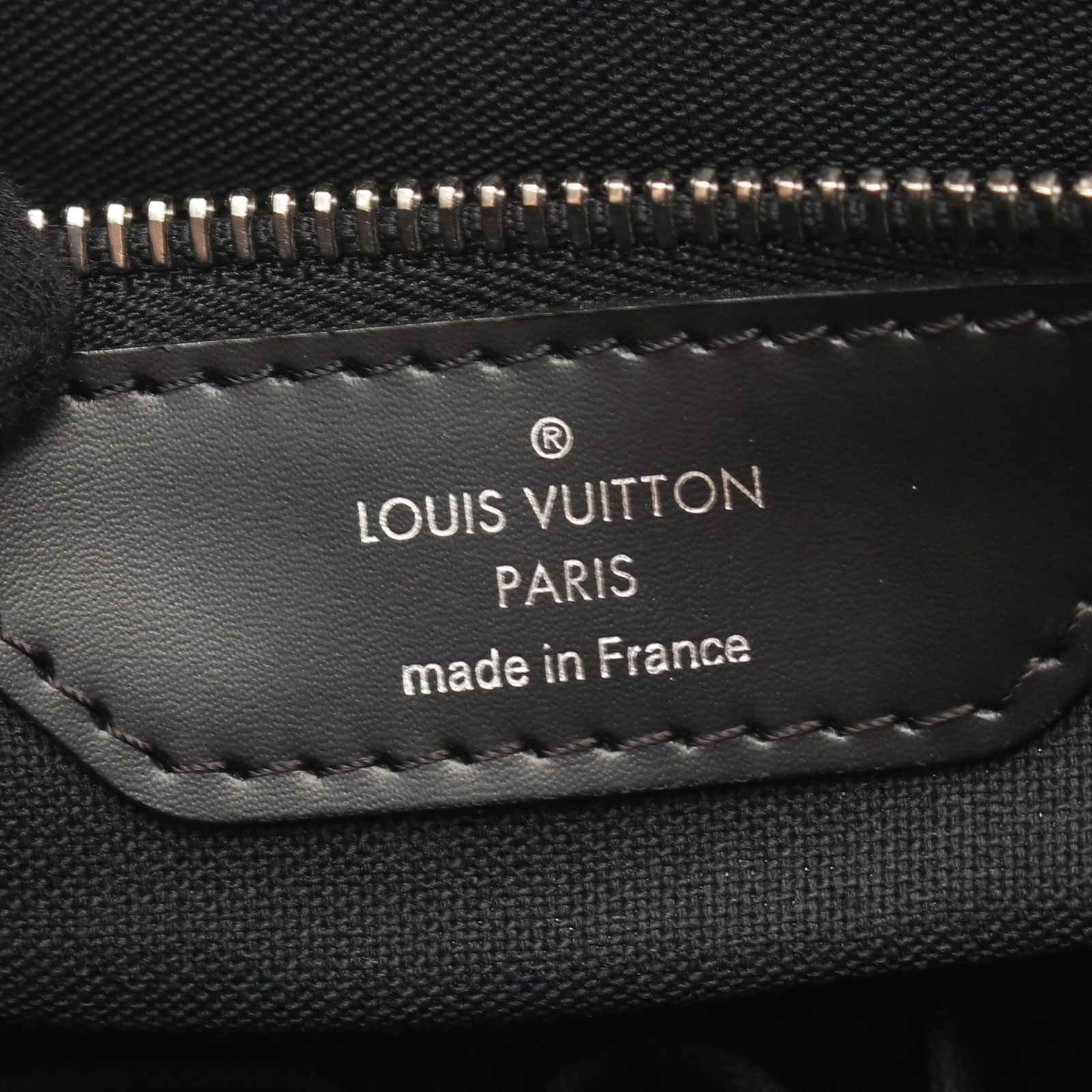Louis Vuitton Shoulder Bag District GM Damier Graphite Leather — view 4