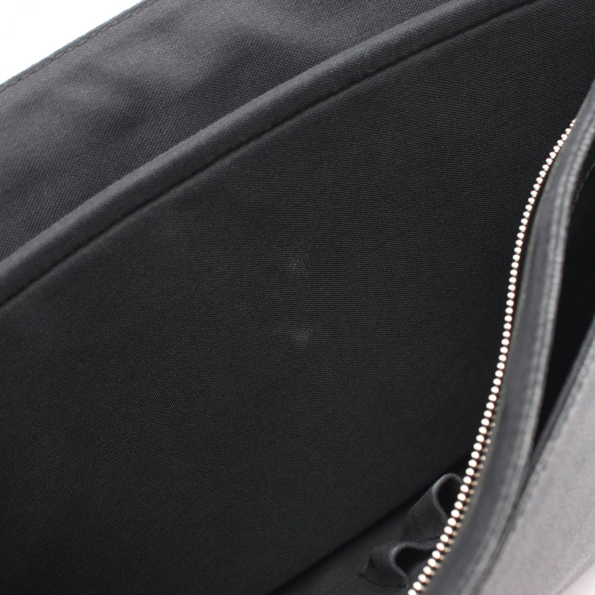 Louis Vuitton Shoulder Bag District GM Damier Graphite Leather — view 6