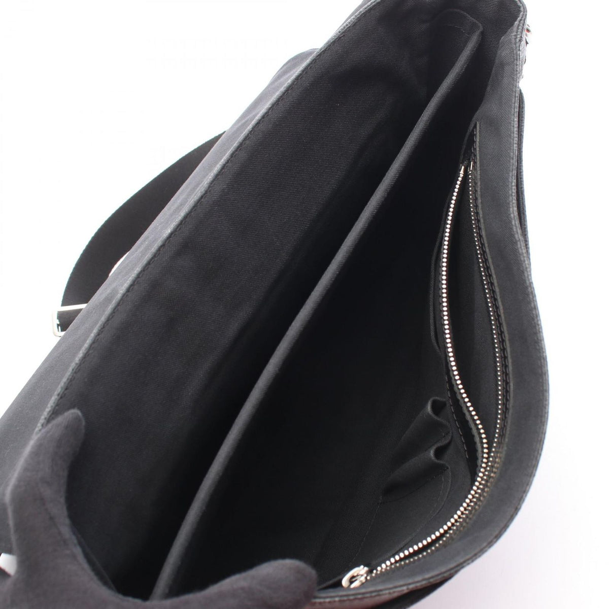 Louis Vuitton Shoulder Bag District GM Damier Graphite Leather — view 3
