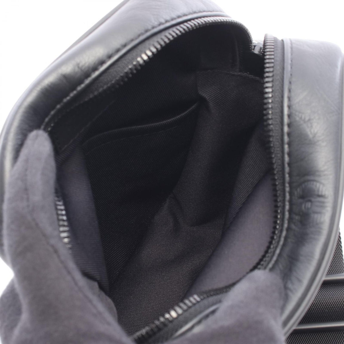 Louis Vuitton Shoulder Bag Danube PM NM Noir Leather — view 3