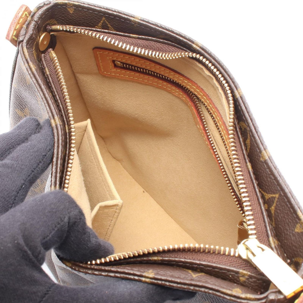 Louis Vuitton Shoulder Bag Looping MM Leather — view 3