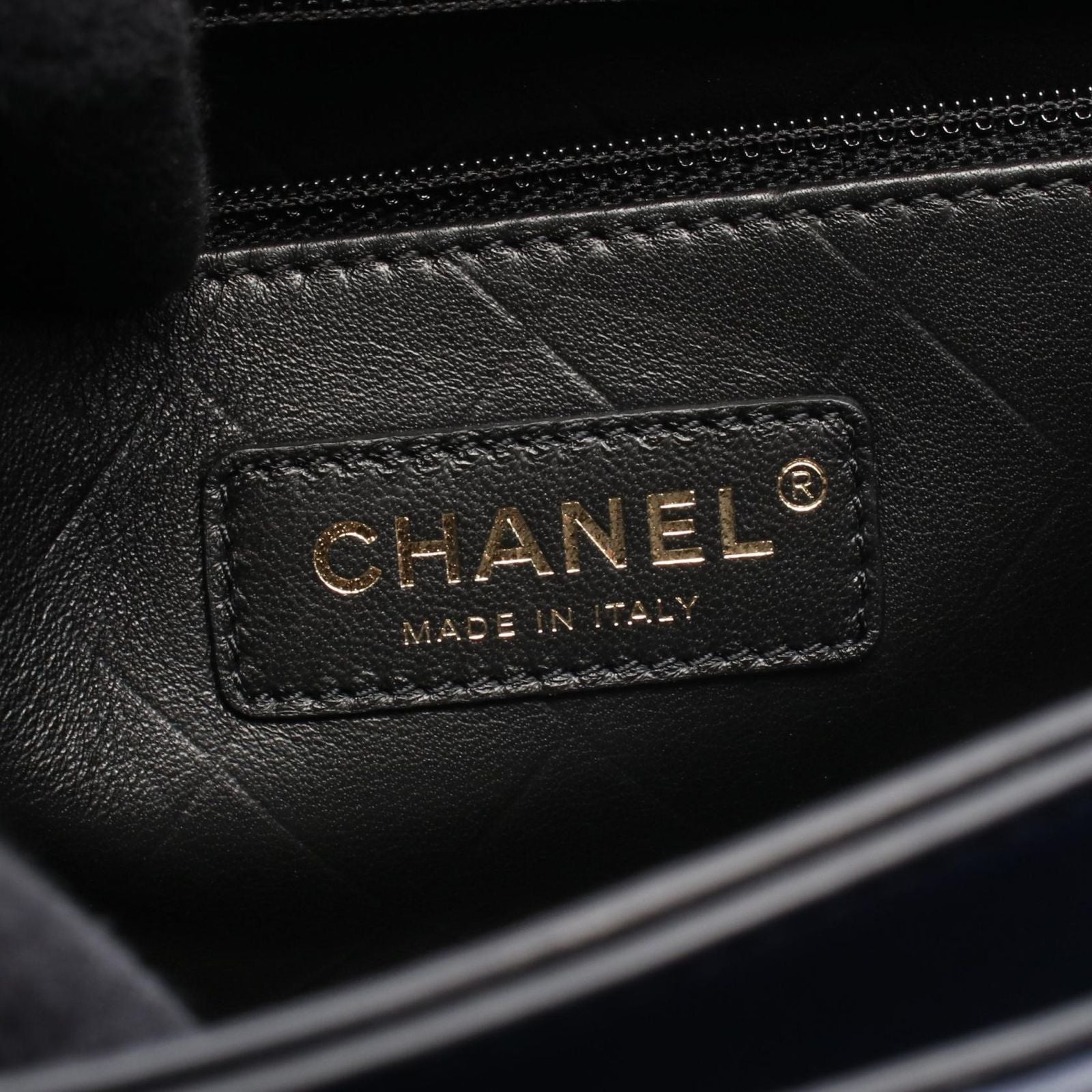 Chanel Shoulder Bag Quilted Navy Leather Chain — view 4