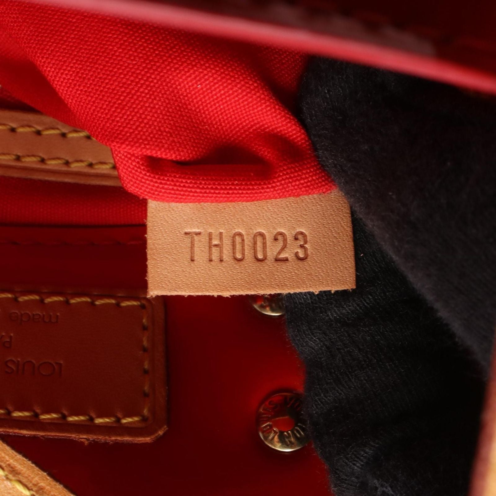 Louis Vuitton Handbag Reade PM Monogram Vernis Rouge Leather — view 5