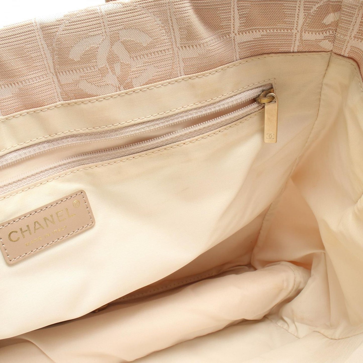 Chanel Tote New Travel Line MM Beige Leather MM — view 6