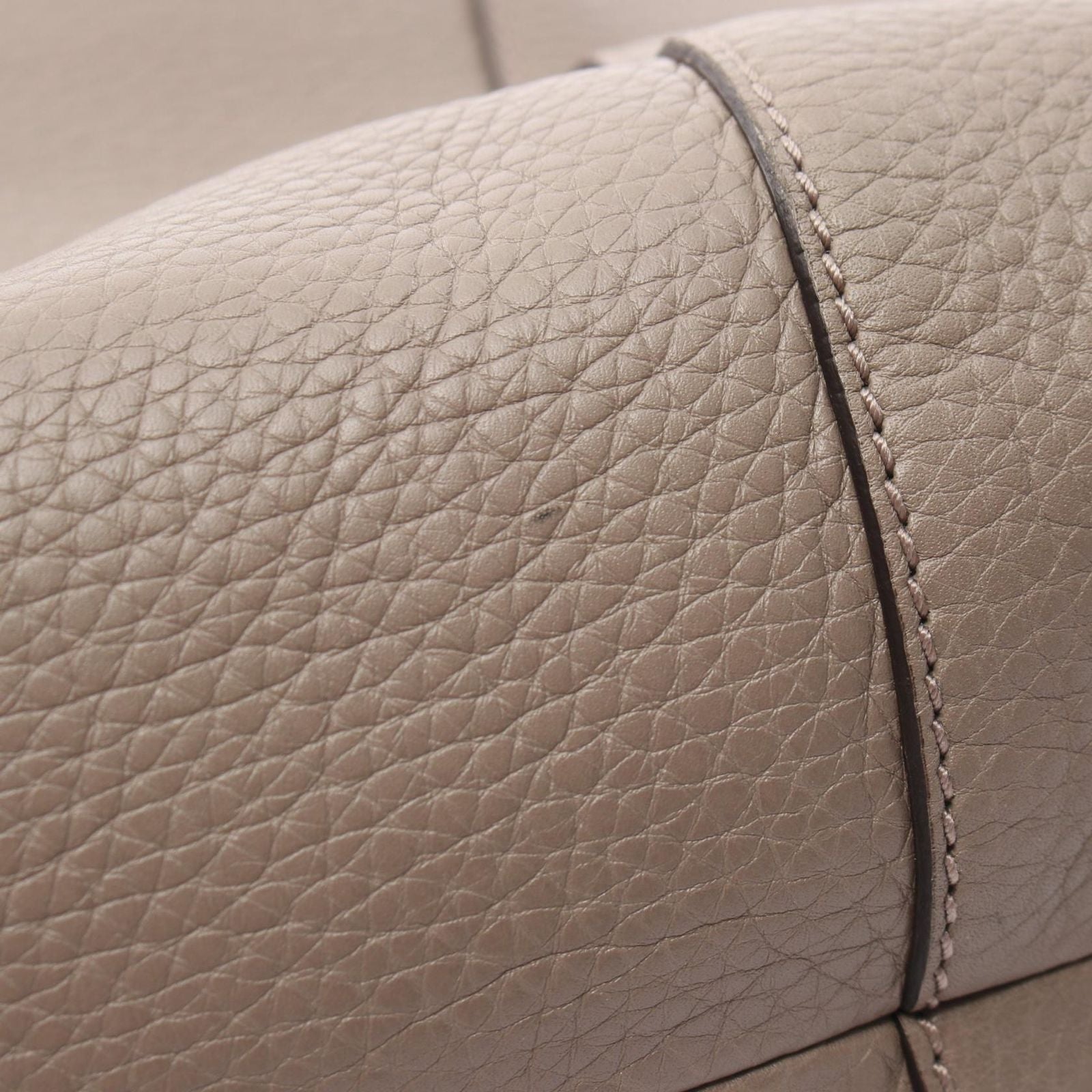 Gucci Tote Interlocking G Greige Leather — view 8