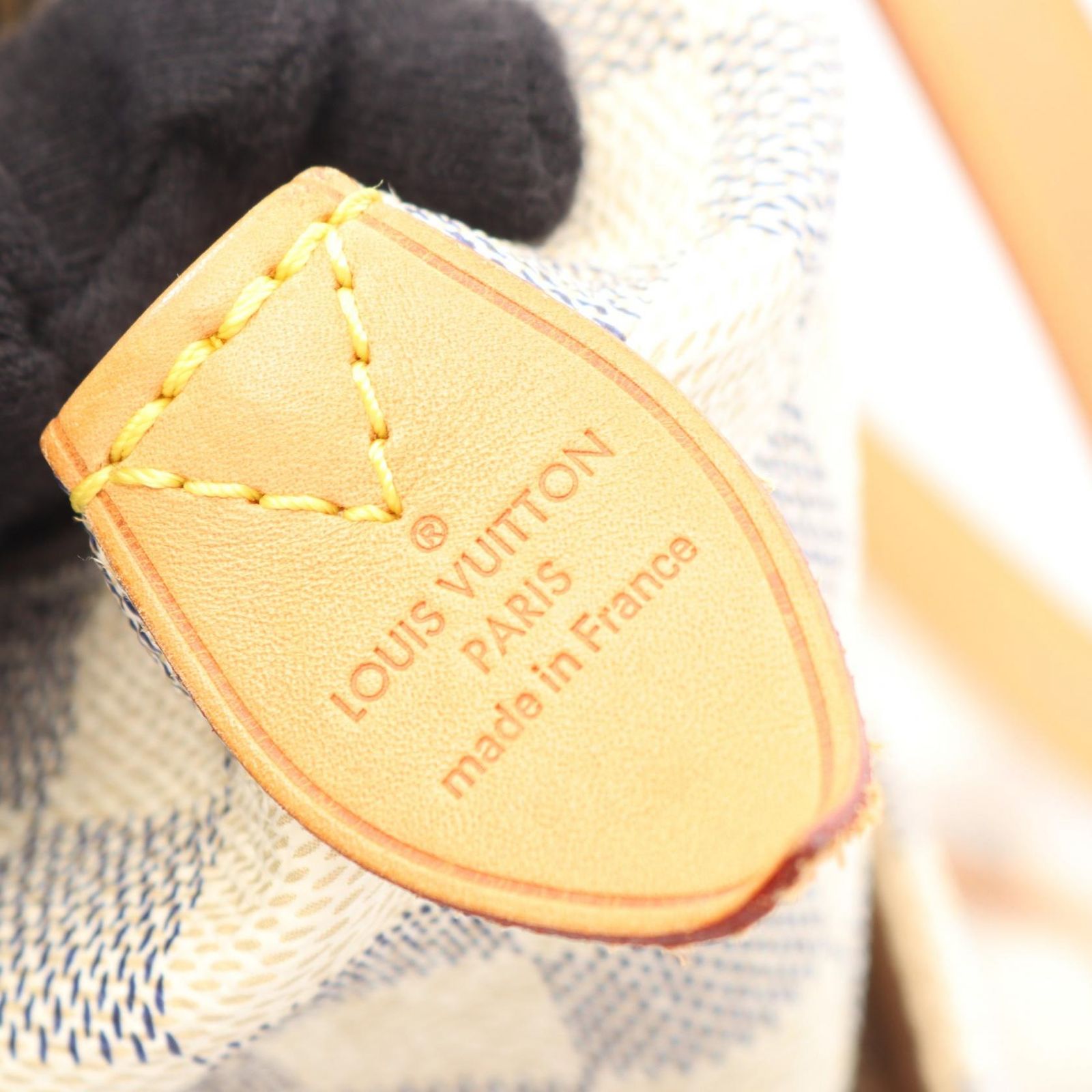 Louis Vuitton Tote Totally MM Damier Azur Leather — view 4