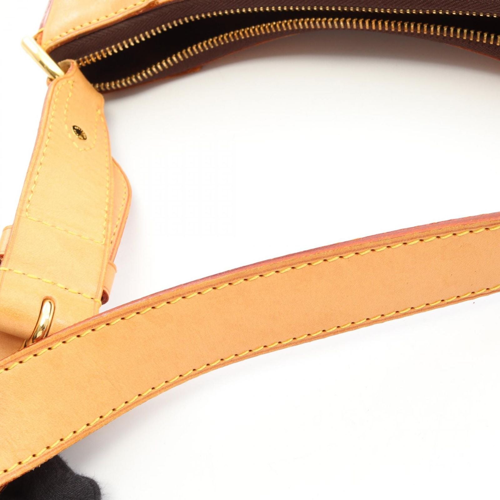Louis Vuitton Shoulder Bag Thames PM Monogram Leather — view 8