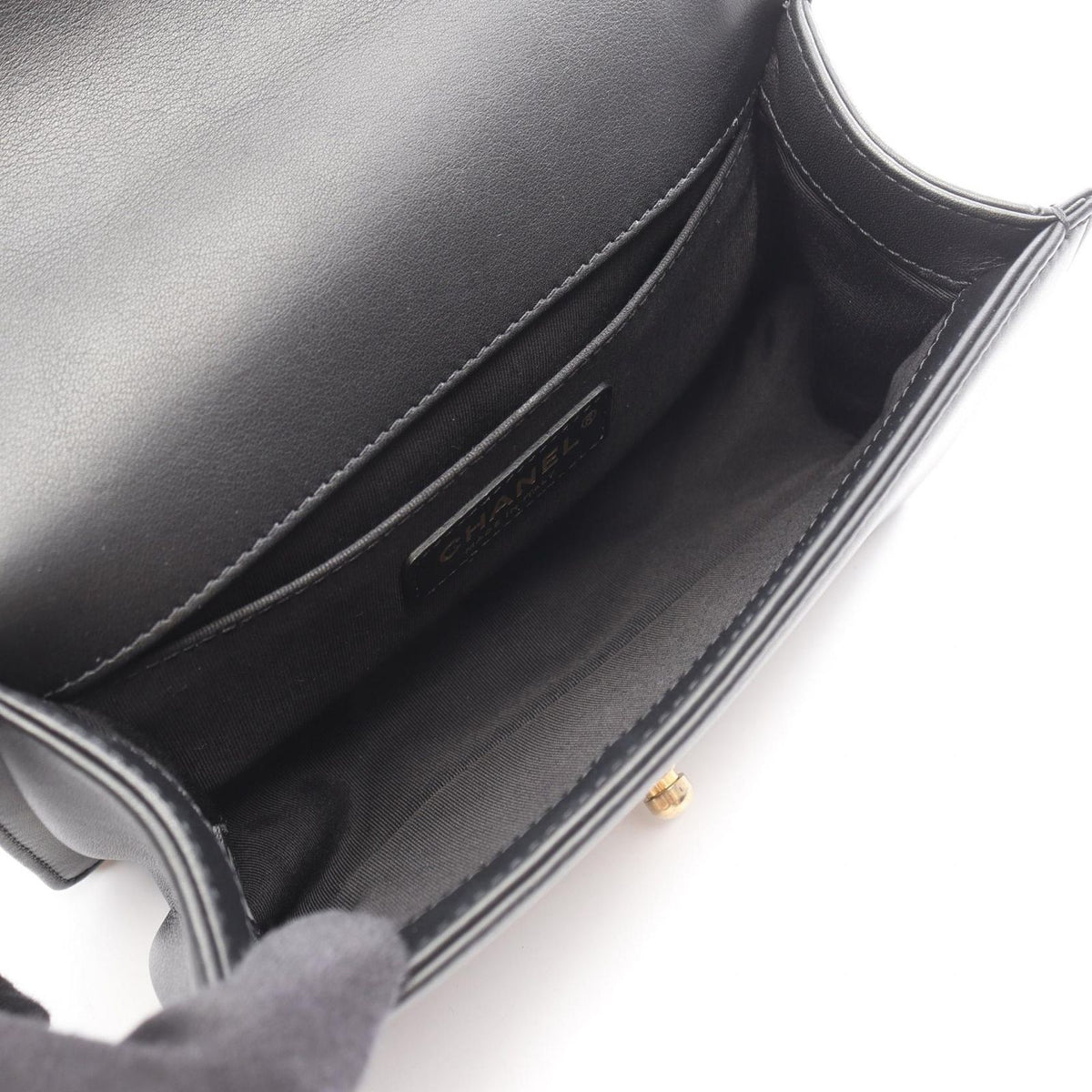 Chanel Shoulder Bag Boy Small Black Lambskin Chain — view 3