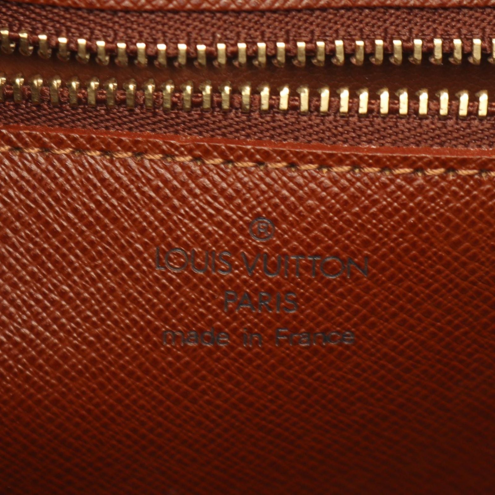 Louis Vuitton Shoulder Bag Saint-cloud GM Leather — view 4