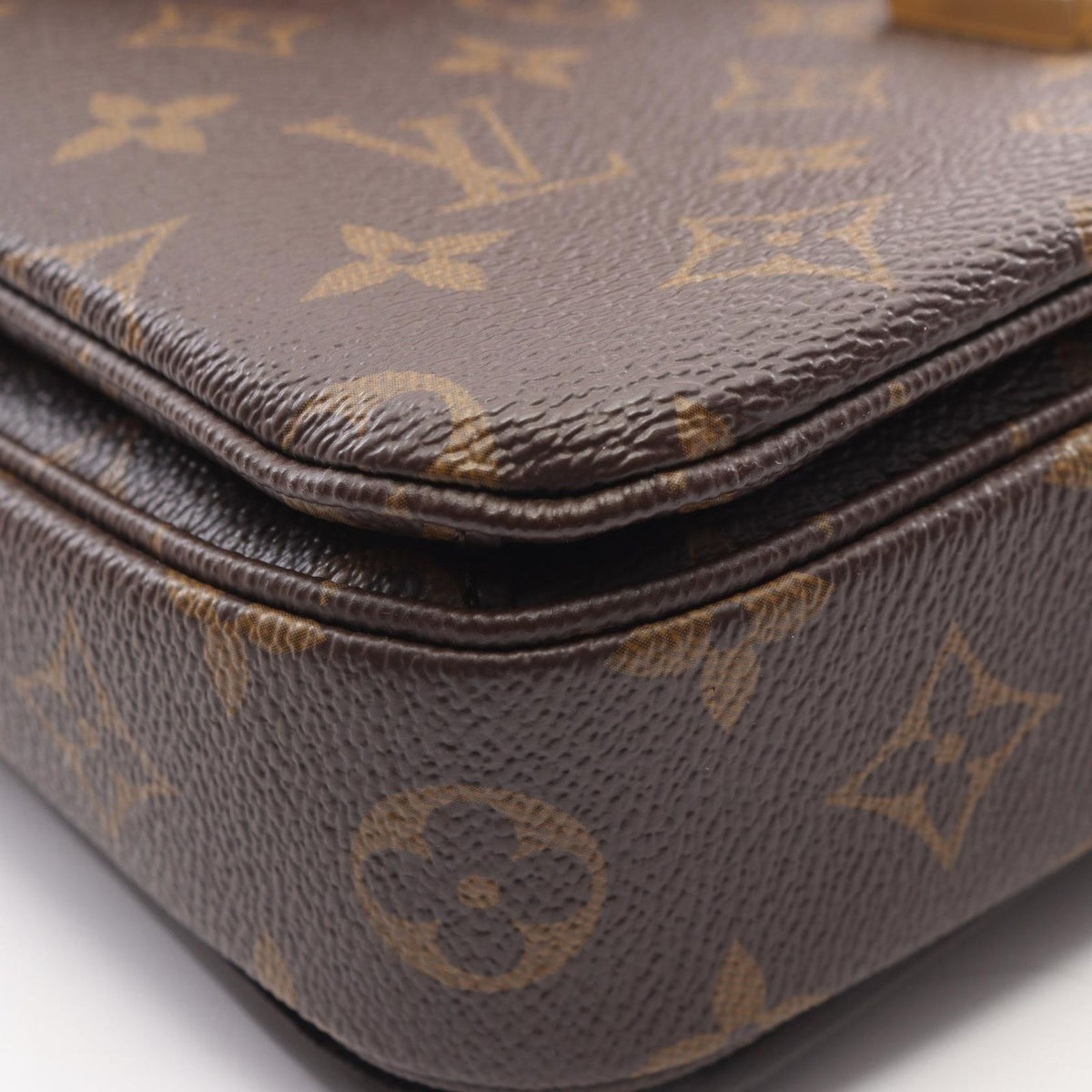 Louis Vuitton Handbag Pochette Metis MM Leather — view 8