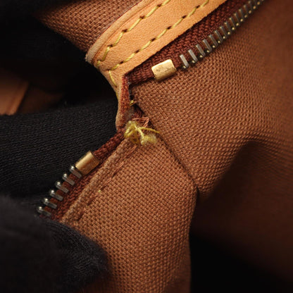 Louis Vuitton Tote Batignolles Vertical Leather — view 6