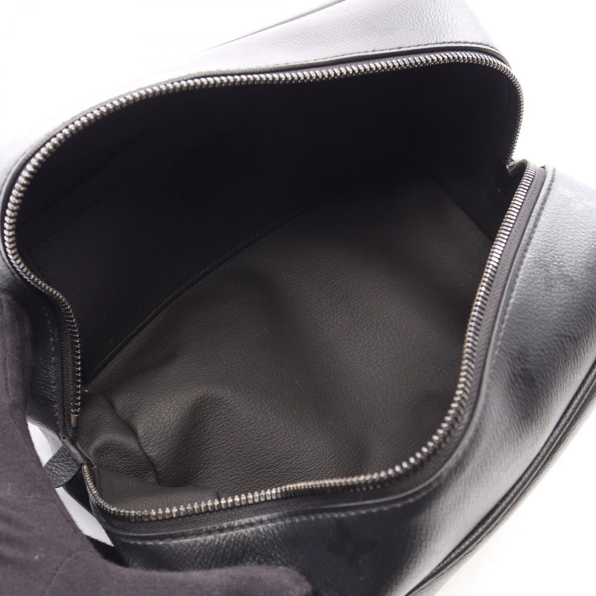 Louis Vuitton Clutch Locker Dopp Kit Noir Leather — view 3