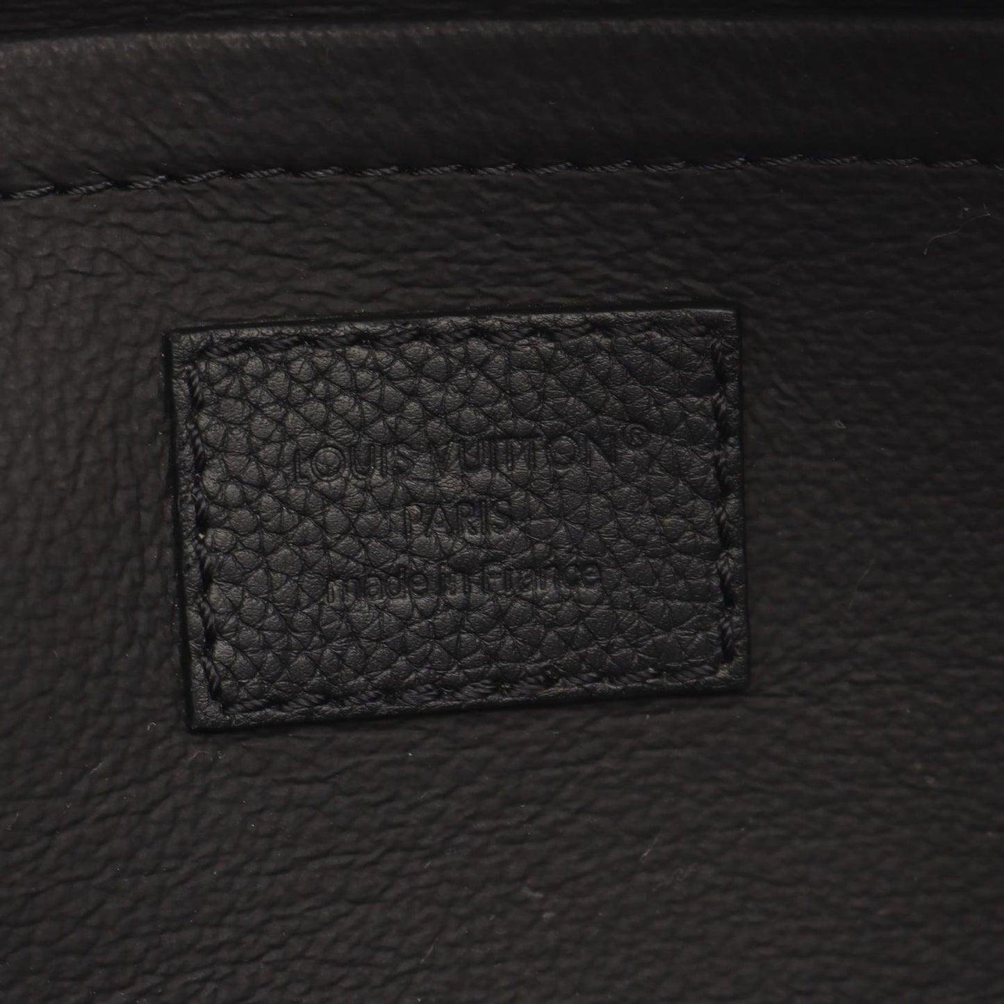 Louis Vuitton Clutch Locker Dopp Kit Noir Leather — view 4