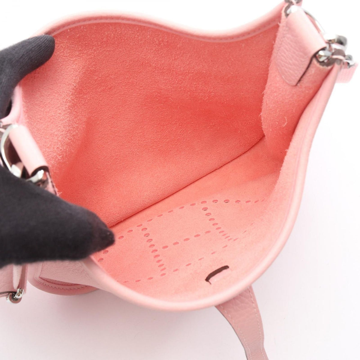 Hermes Shoulder Bag Evelyne 3 23 Rose Sakura Leather — view 3