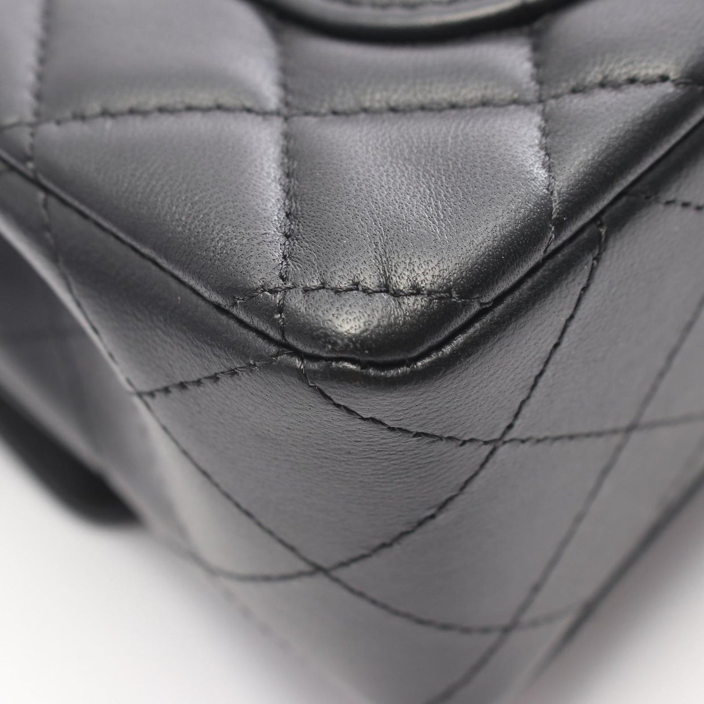 Chanel Shoulder Bag Mini Quilted 20 Black Lambskin Chain — view 8